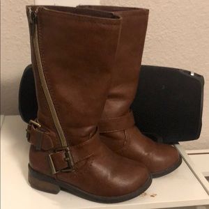 Girl boots